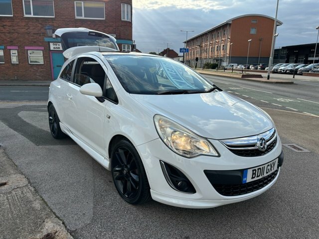 Vauxhall Corsa Hatchback BD11GXY White #4