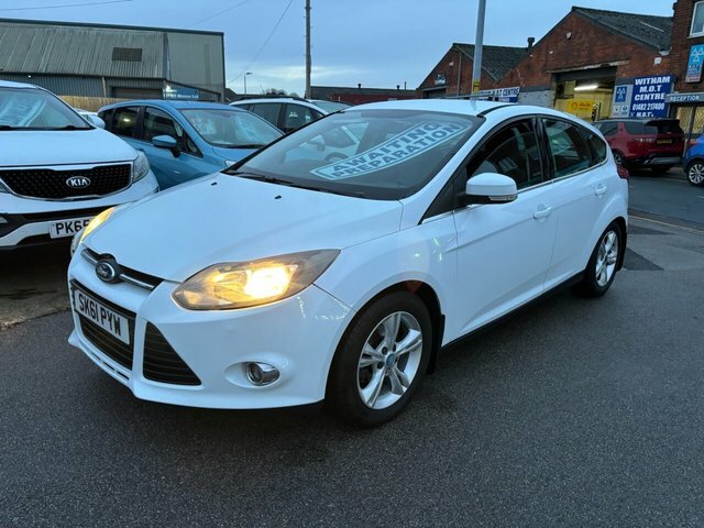 Ford Focus Hatchback SK61PYW White #2