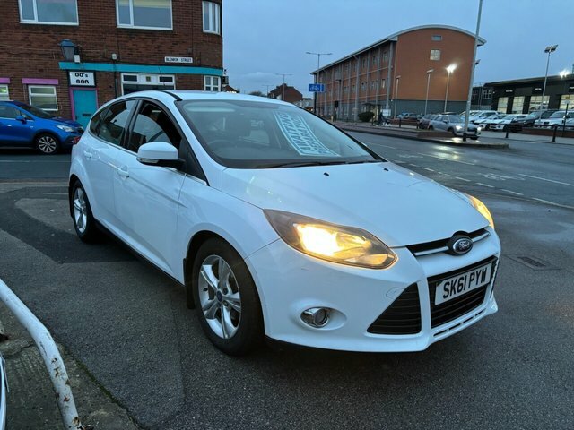 Ford Focus Hatchback SK61PYW White #4