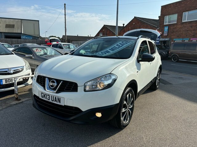 Nissan Qashqai Suv GK13UAN White #2