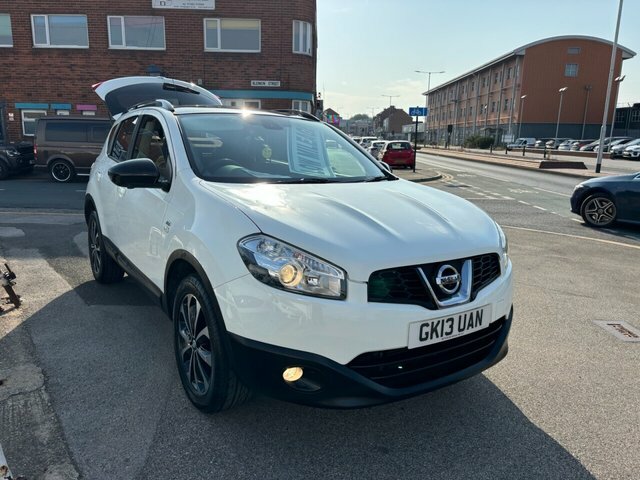 Nissan Qashqai Suv GK13UAN White #3
