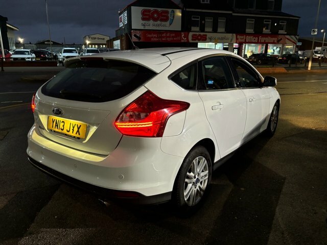 Ford Focus Hatchback YN13JYX White #4