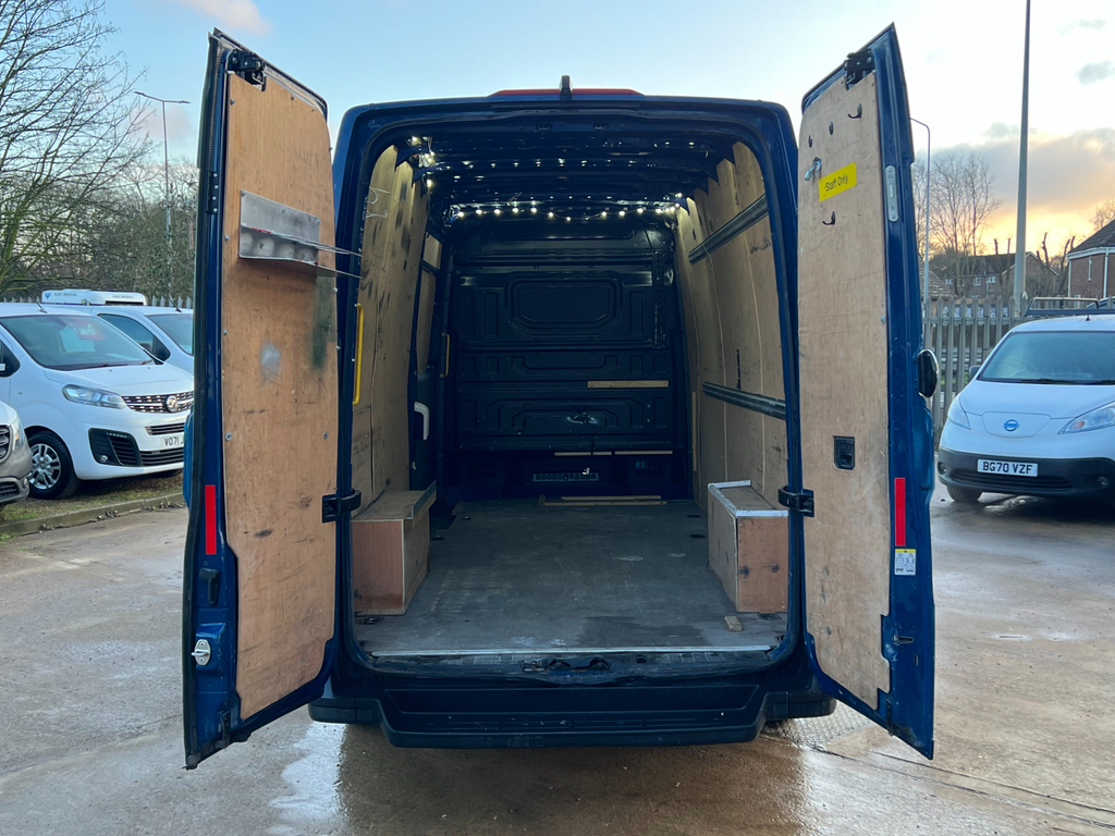 Volkswagen Crafter 2.0 Tdi Cr35 Trendline Panel Van FD70YRA Blue #4