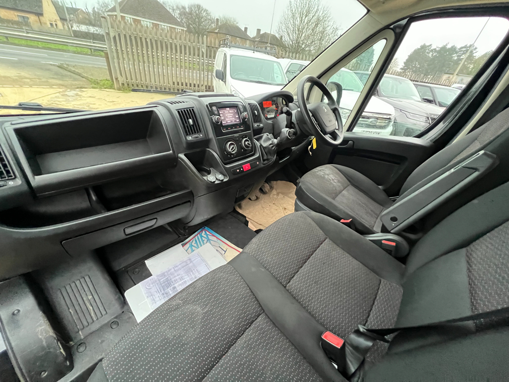 Peugeot Boxer 2.2 Bluehdi 335 Professional Panel Van LS22THK Black #3