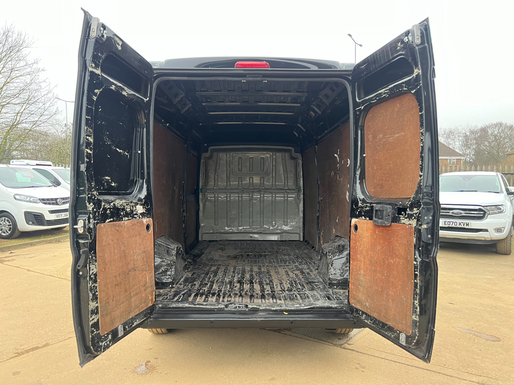 Peugeot Boxer 2.2 Bluehdi 335 Professional Panel Van LS22THK Black #4