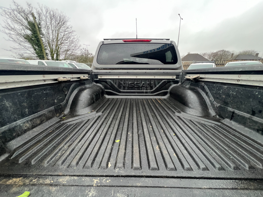 Nissan Navara 2.3 Dci Tekna Pickup Double Cab 4W DV69FBZ Grey #4