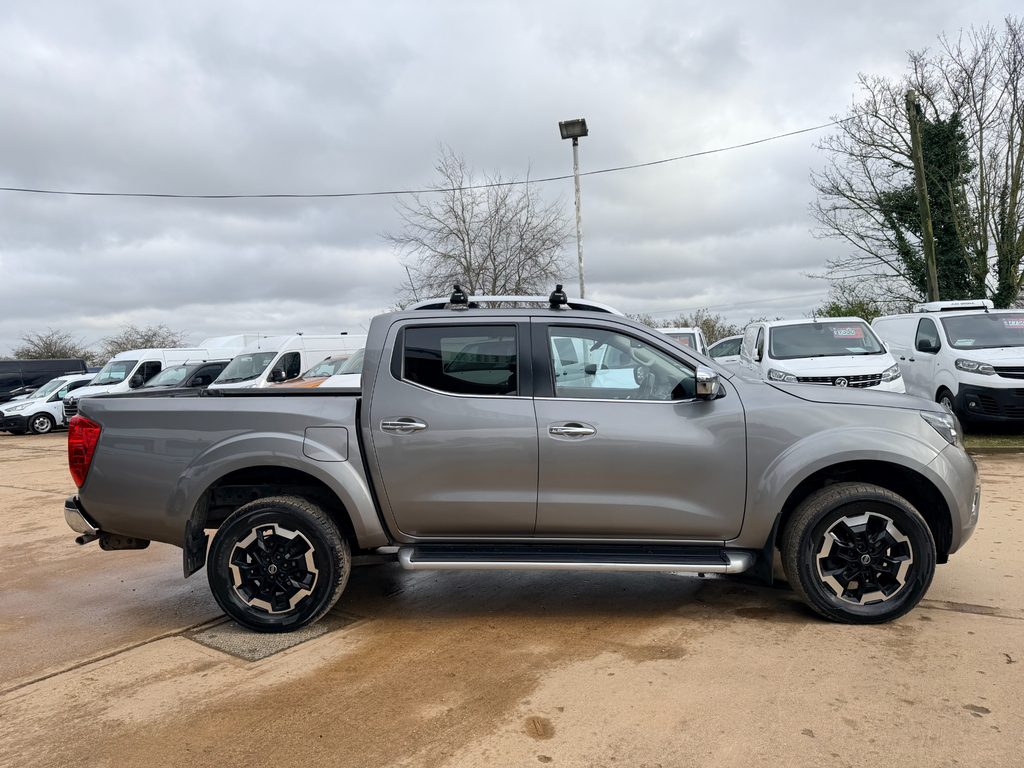 Nissan Navara 2.3 Dci Tekna Pickup Double Cab 4W DV69FBZ Grey #2