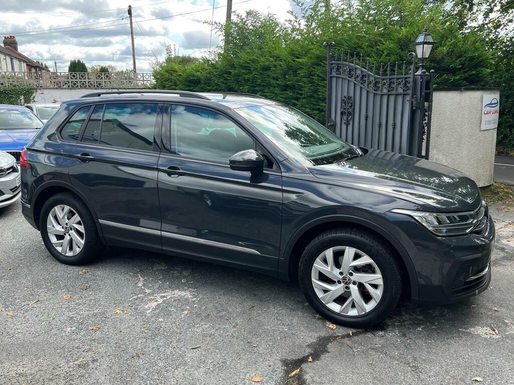 Volkswagen Tiguan 1.5 Tsi Life Euro 6 S S BJ22HTT Grey #4