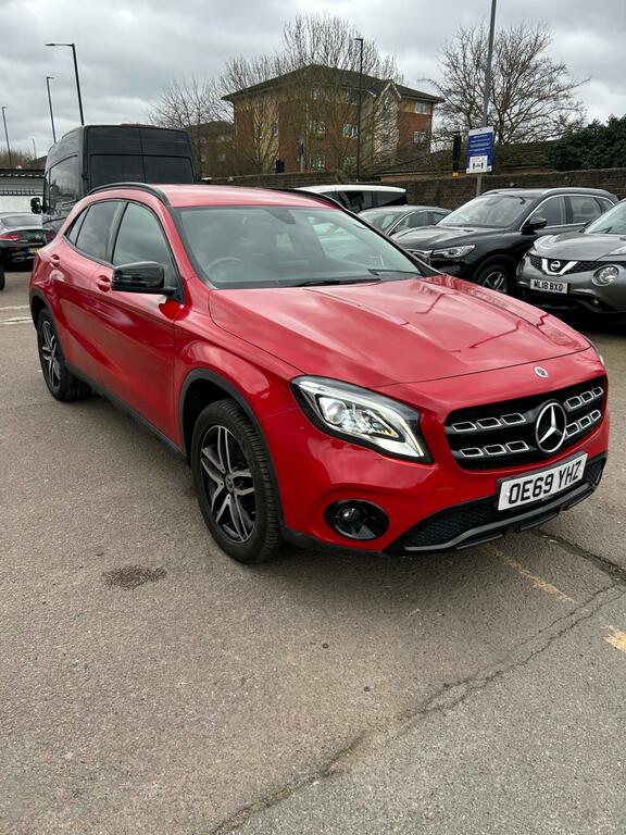 Mercedes-Benz GLA Class 1.6 Gla180 Gpf Urban Edition Suv OE69YHZ Red #3