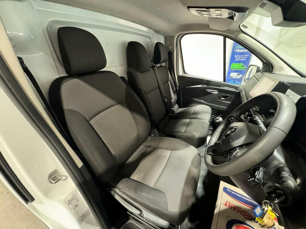 Renault Trafic Panel Van 2.0 Dci Blue Sl30 Advance L1 H1 Euro 6 YV23AUR White #3