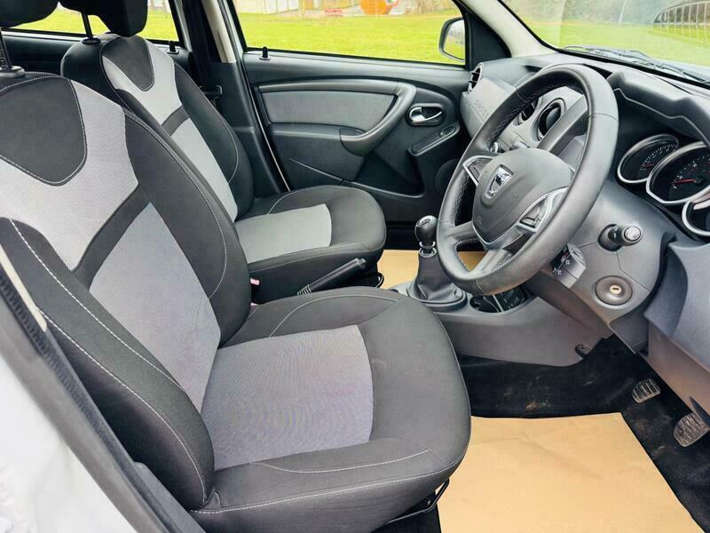 Dacia Duster Laureate Tce White #6