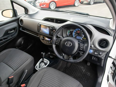 Toyota Yaris Hatchback PJ66AYC White #4