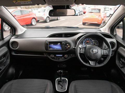 Toyota Yaris Hatchback PJ66AYC White #3