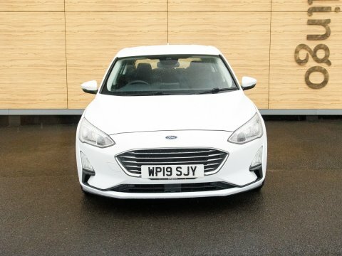 Ford Focus Hatchback WP19SJY White #5