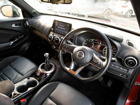 Nissan Juke Suv YA21GYT Red #4