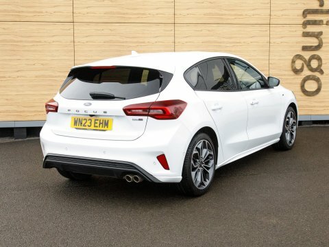 Ford Focus Hatchback WN23EHM White #2