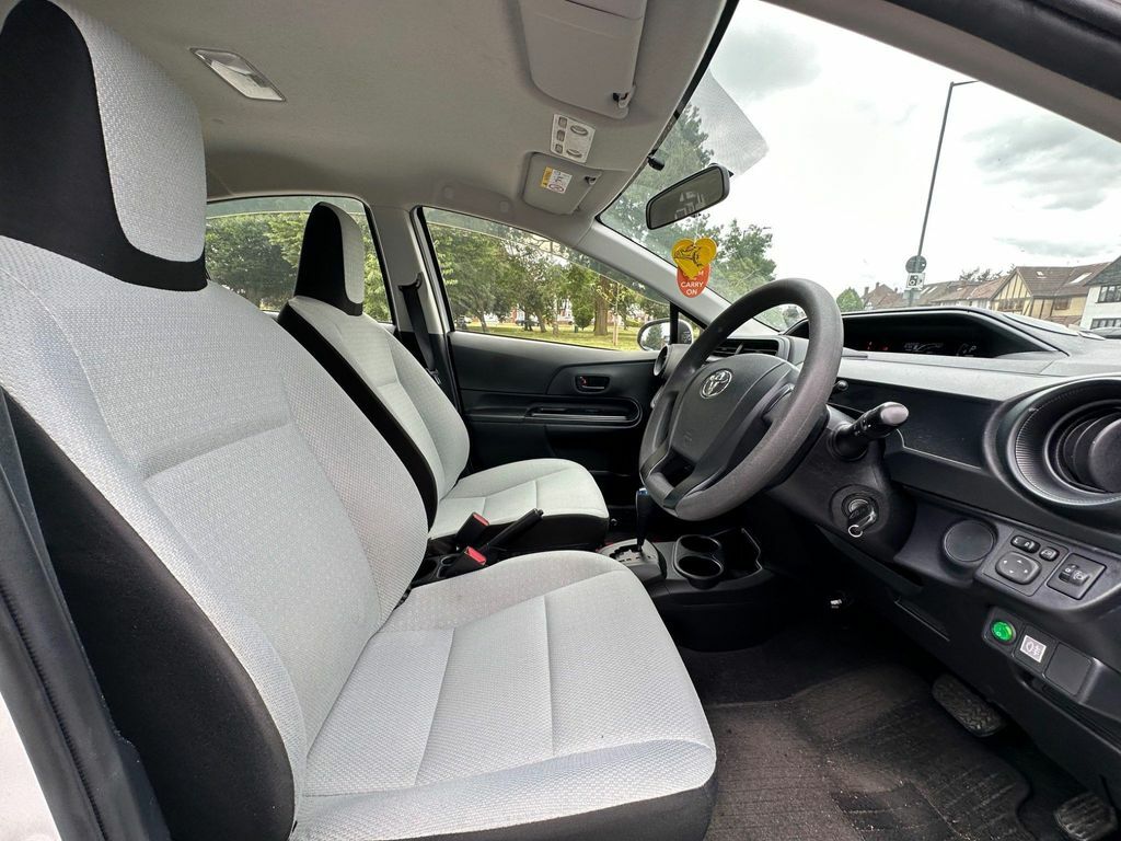 Toyota Aqua 1.5 Hybrid S Grey #20