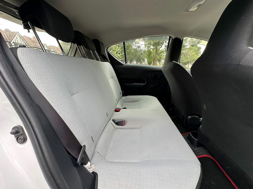 Toyota Aqua 1.5 Hybrid S Grey #30