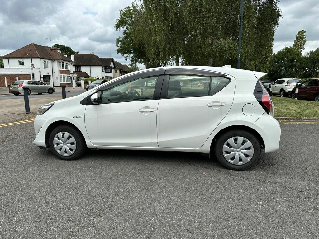 Toyota Aqua 1.5 Hybrid S Grey #16