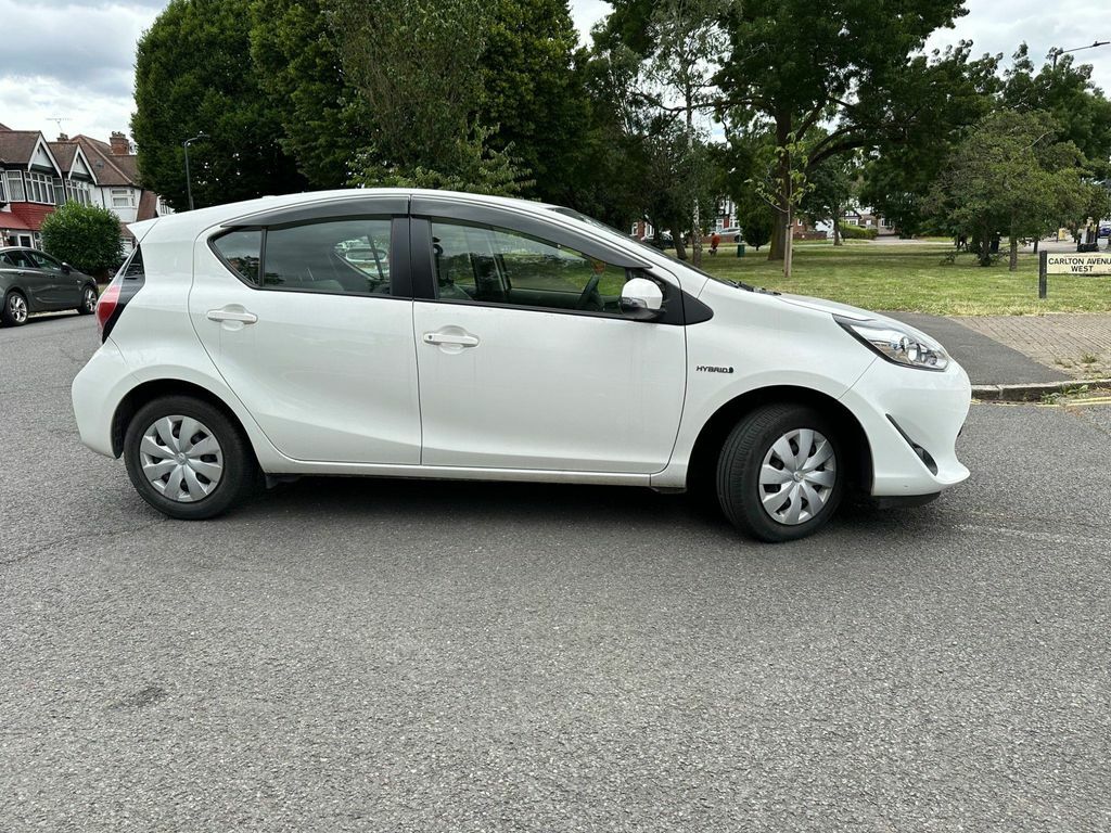 Toyota Aqua 1.5 Hybrid S Grey #11