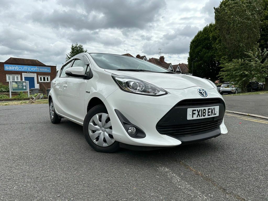 Toyota Aqua 1.5 Hybrid S Grey #1