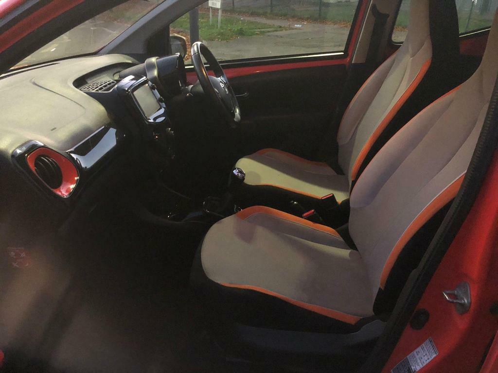 Toyota Aygo 1.0 Vvt-i X-cite Euro 5 GX64KDZ Orange #4