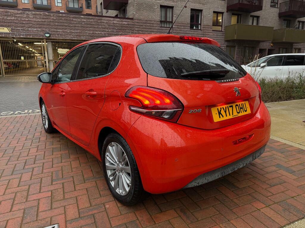 Peugeot 208 1.2 Puretech Allure Euro 6 KY17OHU Orange #2