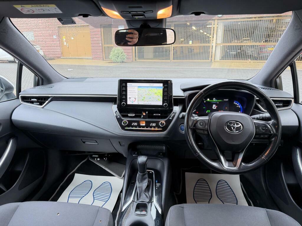 Toyota Corolla 1.8 Vvt-h Icon Tech Cvt Euro 6 S S BJ70AWV White #3
