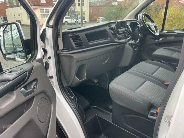 Ford Transit Custom 2L 340 Trend Pv L1 H1 YT68UOC White #4