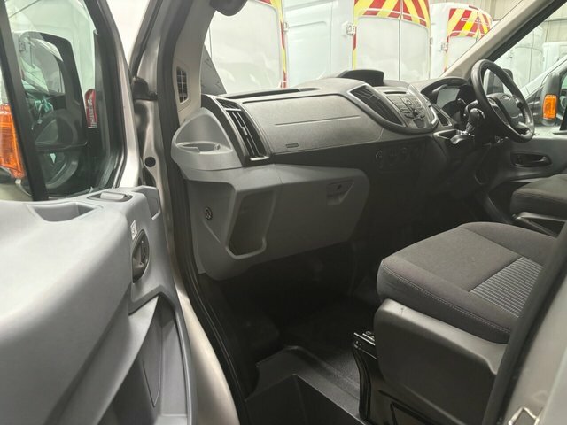 Ford Transit Custom 2.2L 460 Trend Hr Bus 18 Str YP16UWY Silver #5
