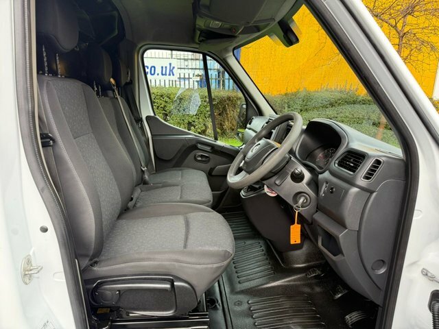 Vauxhall Movano Manual DN71BZS White #6