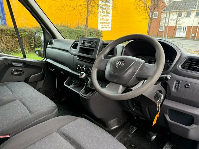 Vauxhall Movano Manual DN71BZS White #5