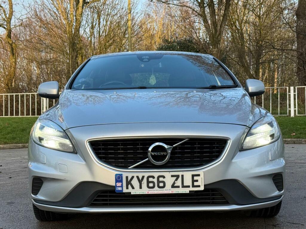 Volvo V40 2.0 D3 R-design Euro 6 S S KY66ZLE Silver #2