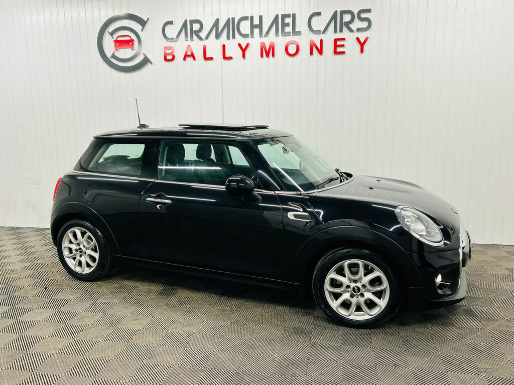 Mini Hatch 1.5 Cooper Black