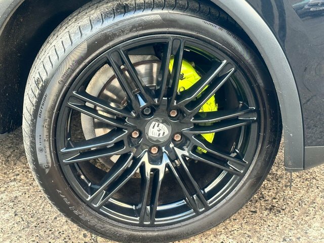 Porsche Cayenne 2012 3.0L D V6 Tiptronic 245 Bhp Black #3