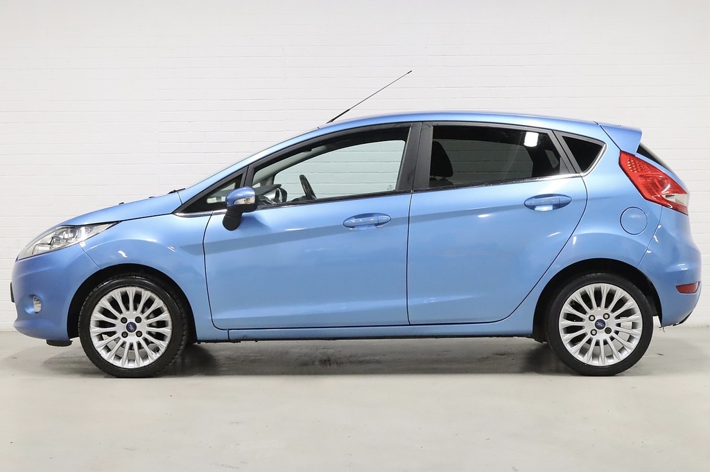 Ford Fiesta Titanium Blue #5