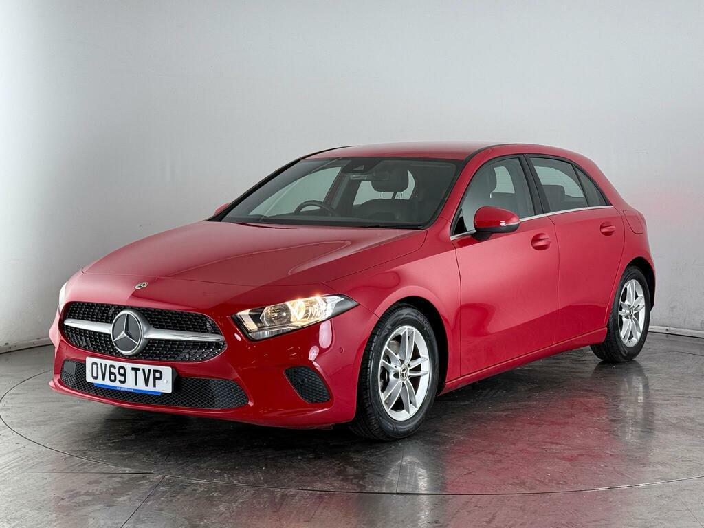 Mercedes-Benz A Class 1.3 A180 Se Executive Euro 6 Ss Red #2