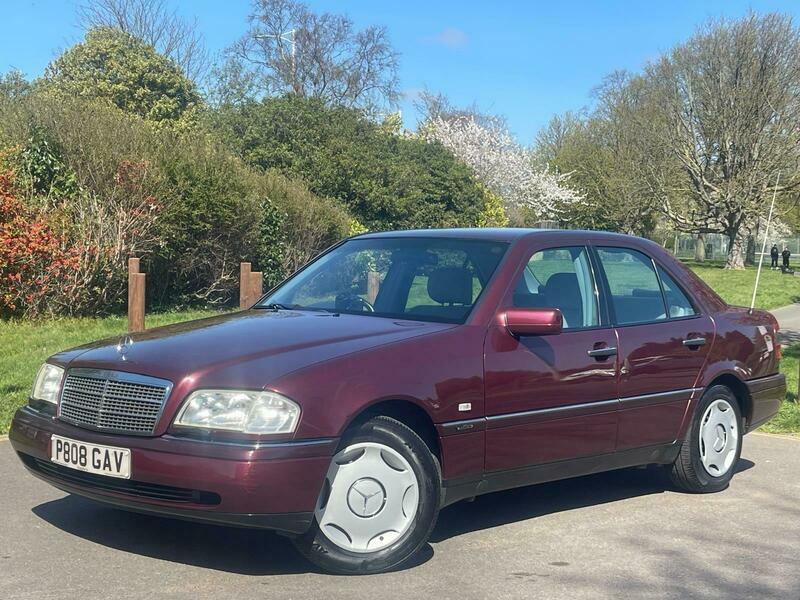 Mercedes-Benz C Class C200 Elegance Red #4
