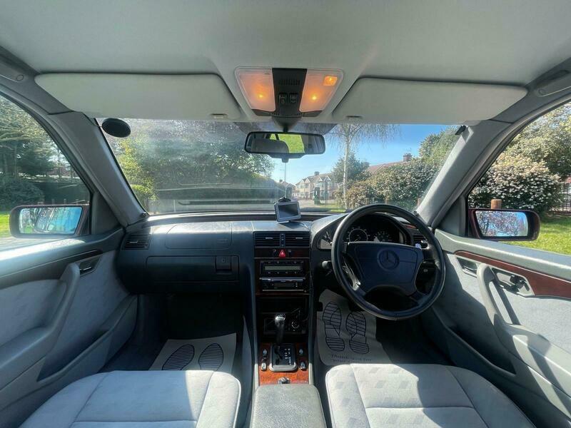 Mercedes-Benz C Class C200 Elegance Red #2