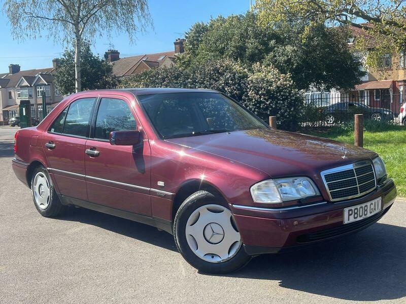 Mercedes-Benz C Class C200 Elegance Red