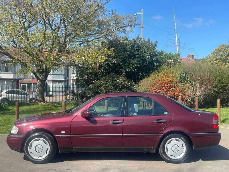 Mercedes-Benz C Class C200 Elegance Red #6