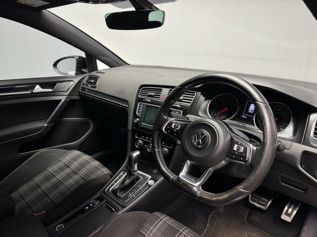 Volkswagen Golf 2L Gtd Dsg LP66KFW Black #3