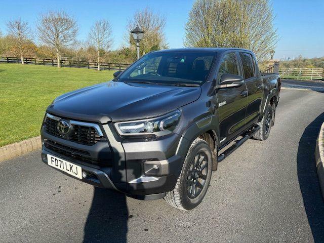 Toyota HILUX 2.8 D-4d Invincible X 4Wd Euro 6 Ss Grey #3