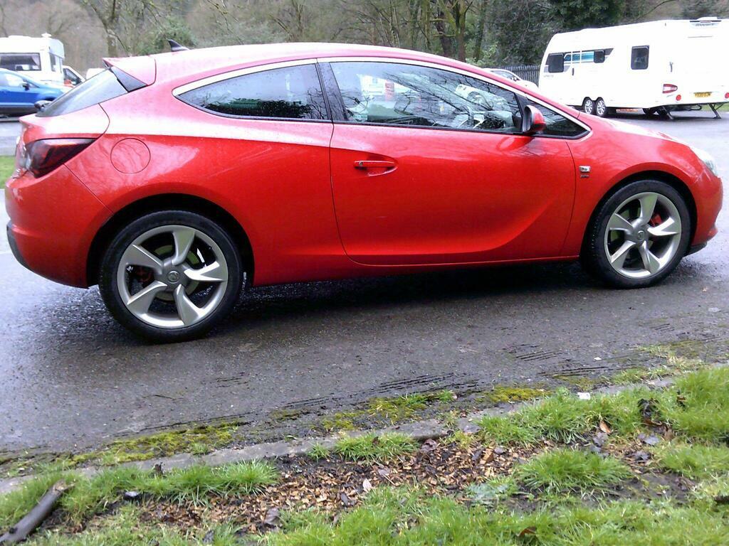 Vauxhall Astra GTC 2.0 Cdti Sri Euro 5 S S Red