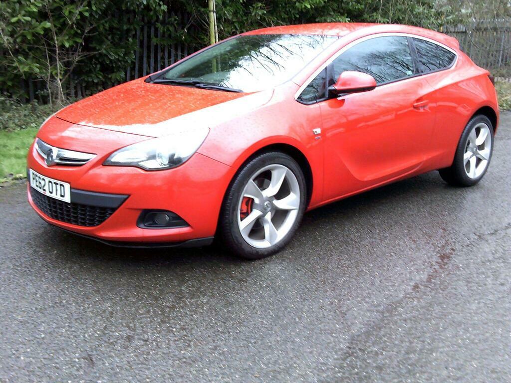 Vauxhall Astra GTC 2.0 Cdti Sri Euro 5 S S Red #3