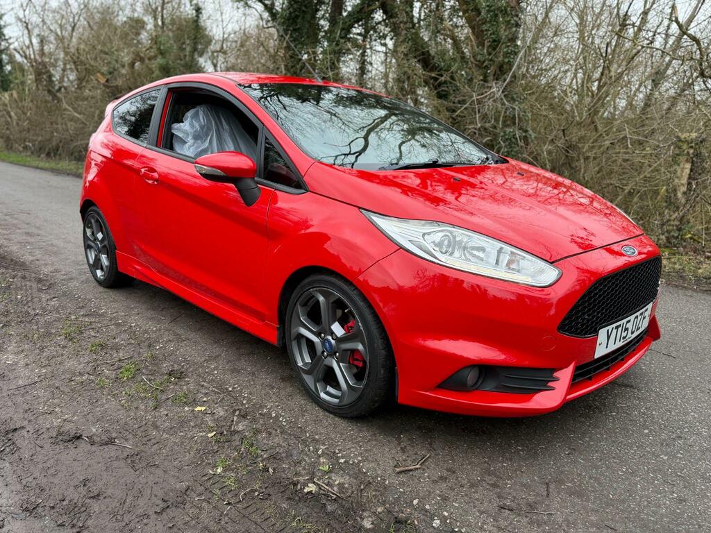 Ford Fiesta 1.6T Ecoboost St-2 Euro 5 YT15OZF Red #4