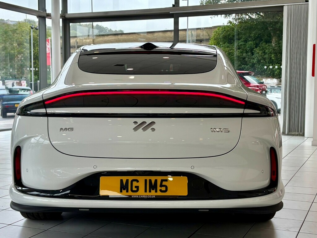 MG IM5 217Kw Standard Range 75Kwh White #6