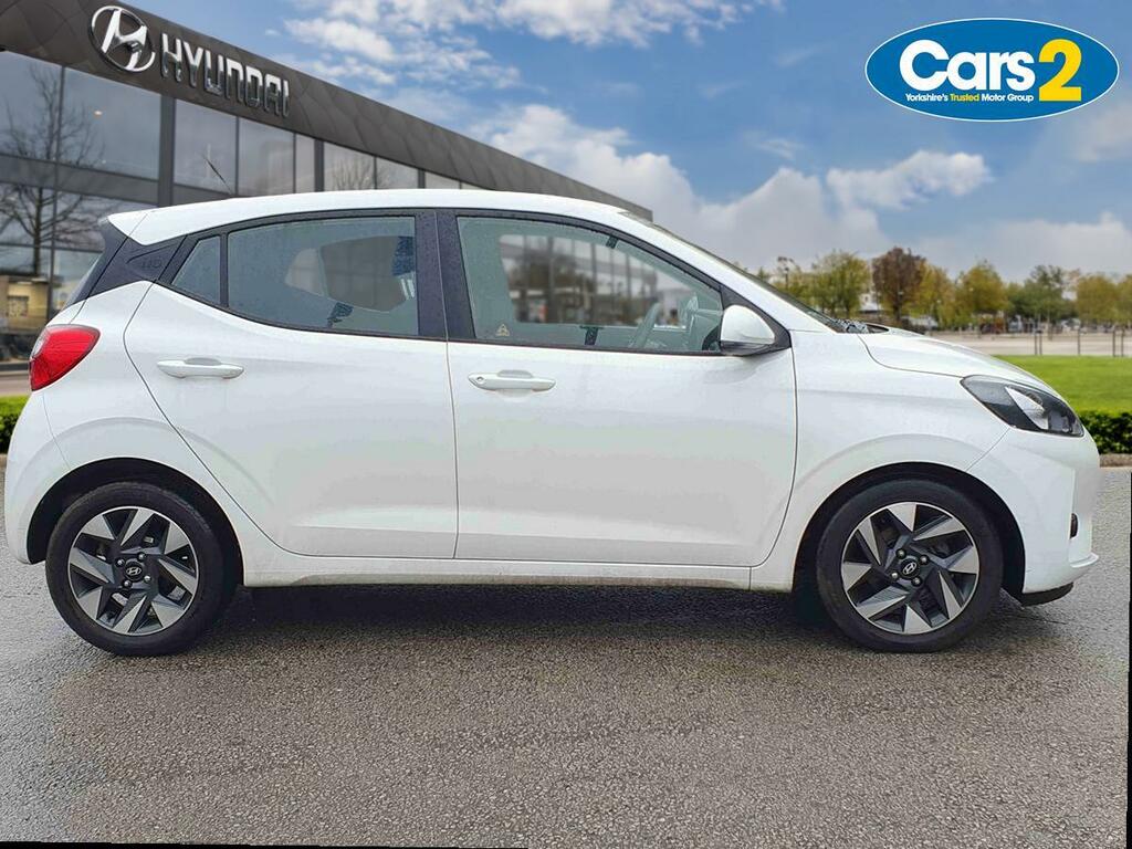 Hyundai I10 1.0 63 Advance Nav PE25ZKL White #2
