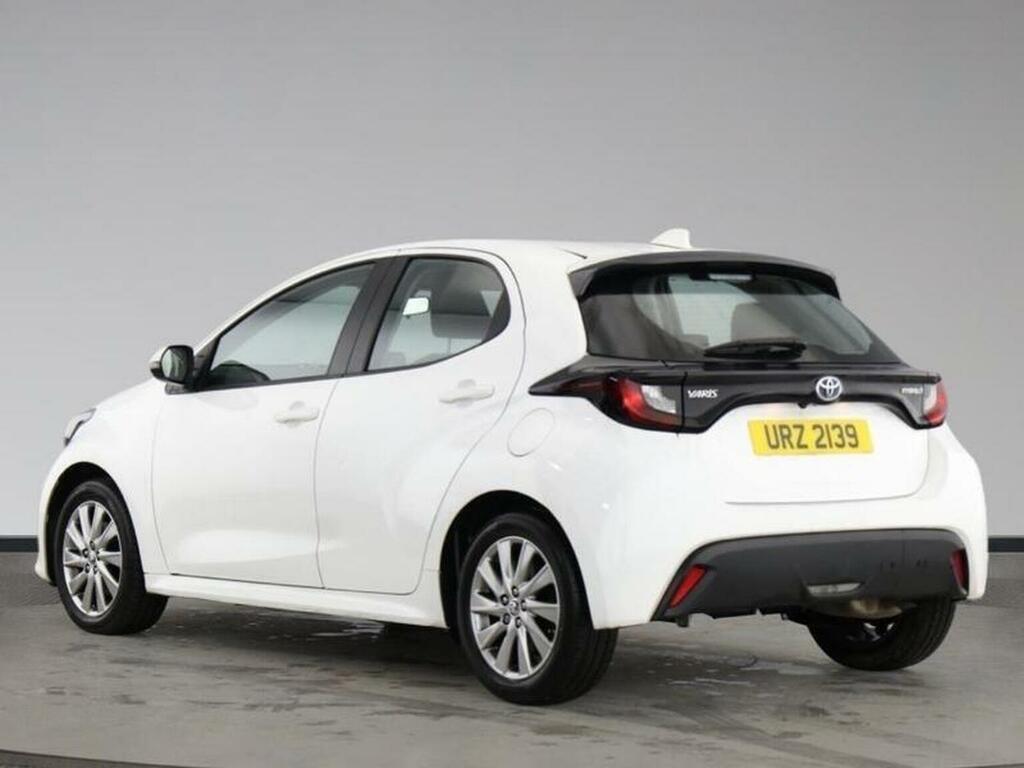 Toyota Yaris Hatchback 1.5 Vvt-h Icon E-cvt Euro 6 Ss 2 URZ2139 White #5