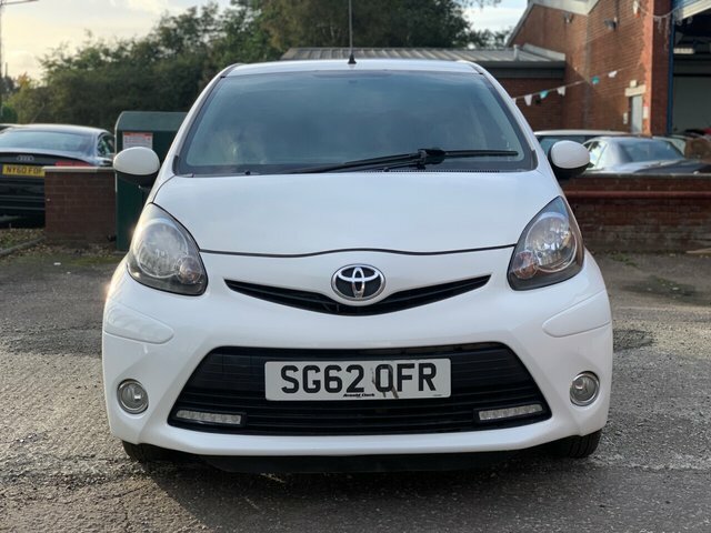 Toyota Aygo 1L Vvt-i Fire Mm Ac SG62OFR White #2